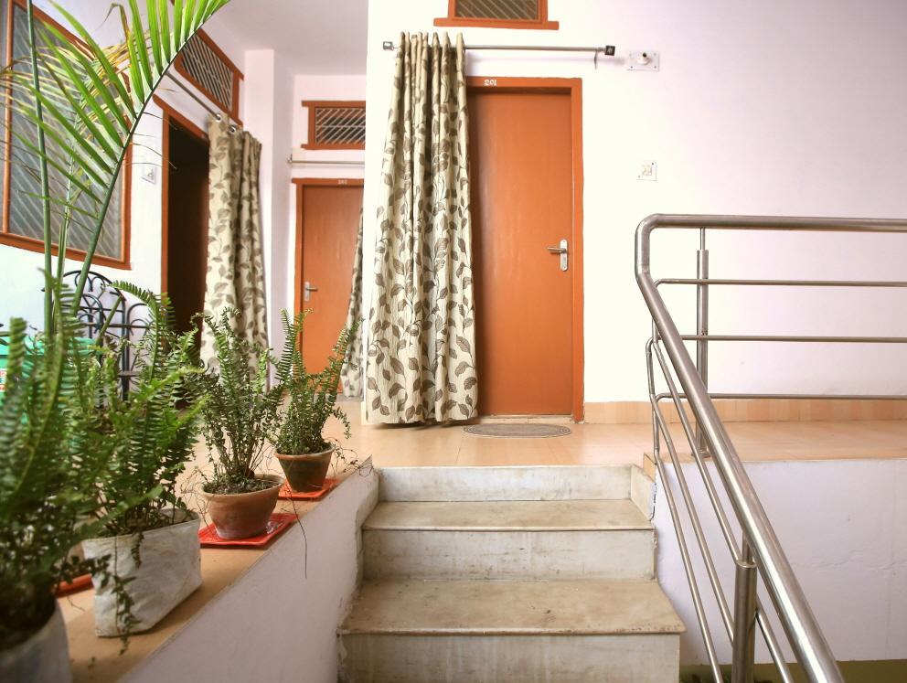 فاراناسي Bona Cafe Restaurant & Sala Guest House المظهر الخارجي الصورة